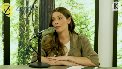 Ashley-Greene-dot-nl_TheTwilightEffect-MackenzieFoy0943.jpg