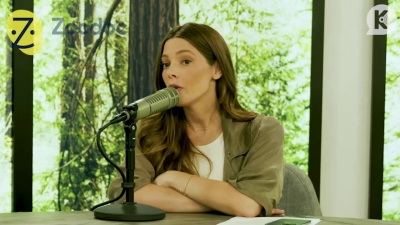 Ashley-Greene-dot-nl_TheTwilightEffect-MackenzieFoy0958.jpg