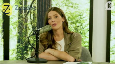 Ashley-Greene-dot-nl_TheTwilightEffect-MackenzieFoy0963.jpg