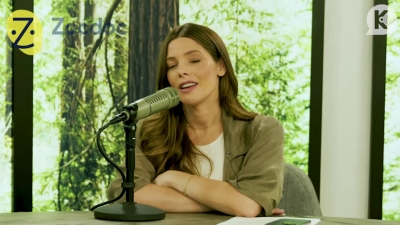 Ashley-Greene-dot-nl_TheTwilightEffect-MackenzieFoy0968.jpg