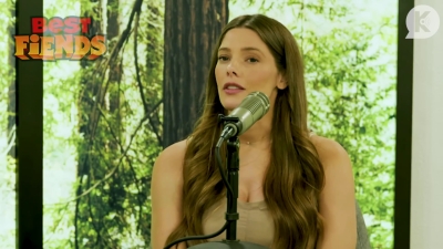 Ashley-Greene-dot-nl_TheTwilightEffect-MackenzieFoy0995.jpg