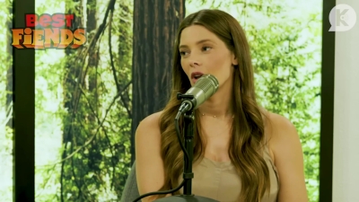 Ashley-Greene-dot-nl_TheTwilightEffect-MackenzieFoy1039.jpg