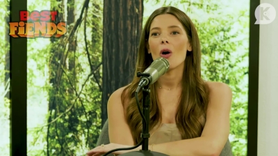 Ashley-Greene-dot-nl_TheTwilightEffect-MackenzieFoy1064.jpg