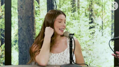 Ashley-Greene-dot-nl_TheTwilightEffect-MackenzieFoy1194.jpg