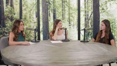 Ashley-Greene-dot-nl_TheTwilightEffect-MackenzieFoy1243.jpg