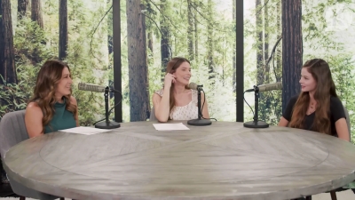 Ashley-Greene-dot-nl_TheTwilightEffect-MackenzieFoy1295.jpg