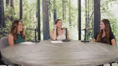 Ashley-Greene-dot-nl_TheTwilightEffect-MackenzieFoy1296.jpg