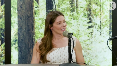 Ashley-Greene-dot-nl_TheTwilightEffect-MackenzieFoy1313.jpg