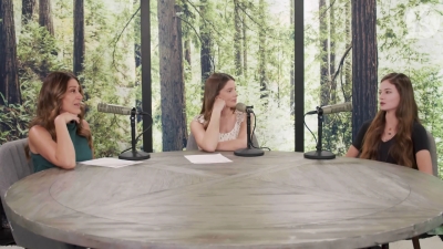 Ashley-Greene-dot-nl_TheTwilightEffect-MackenzieFoy1571.jpg