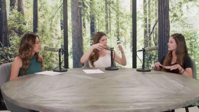 Ashley-Greene-dot-nl_TheTwilightEffect-MackenzieFoy1619.jpg