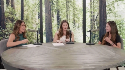 Ashley-Greene-dot-nl_TheTwilightEffect-MackenzieFoy2016.jpg