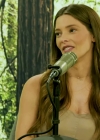 Ashley-Greene-dot-nl_TheTwilightEffect-MackenzieFoy1016.jpg