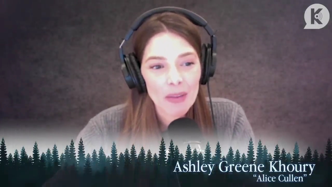 Ashley-Greene-dot-nl_TheTwilightEffect-PeterFacinelliLivestream0029.jpg