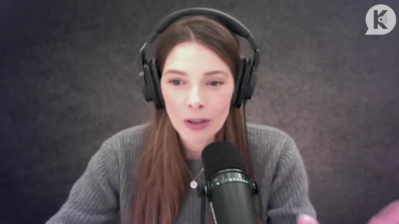 Ashley-Greene-dot-nl_TheTwilightEffect-PeterFacinelliLivestream0044.jpg