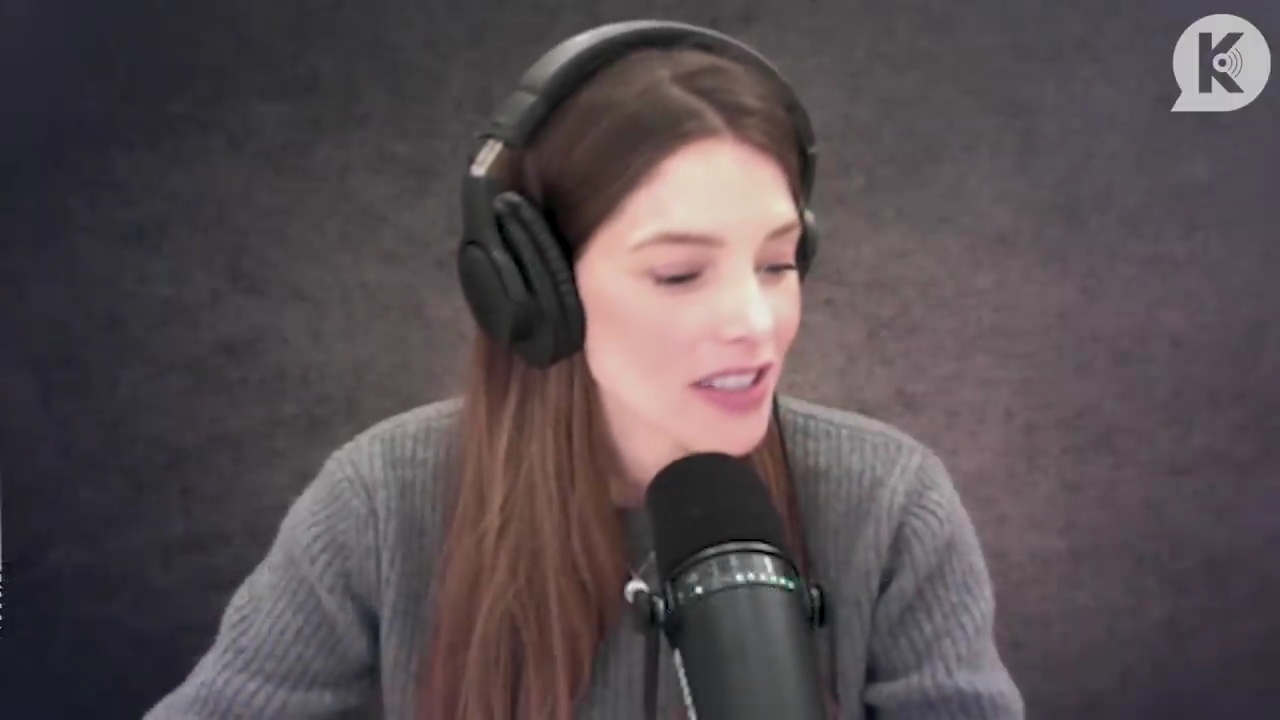 Ashley-Greene-dot-nl_TheTwilightEffect-PeterFacinelliLivestream0051.jpg
