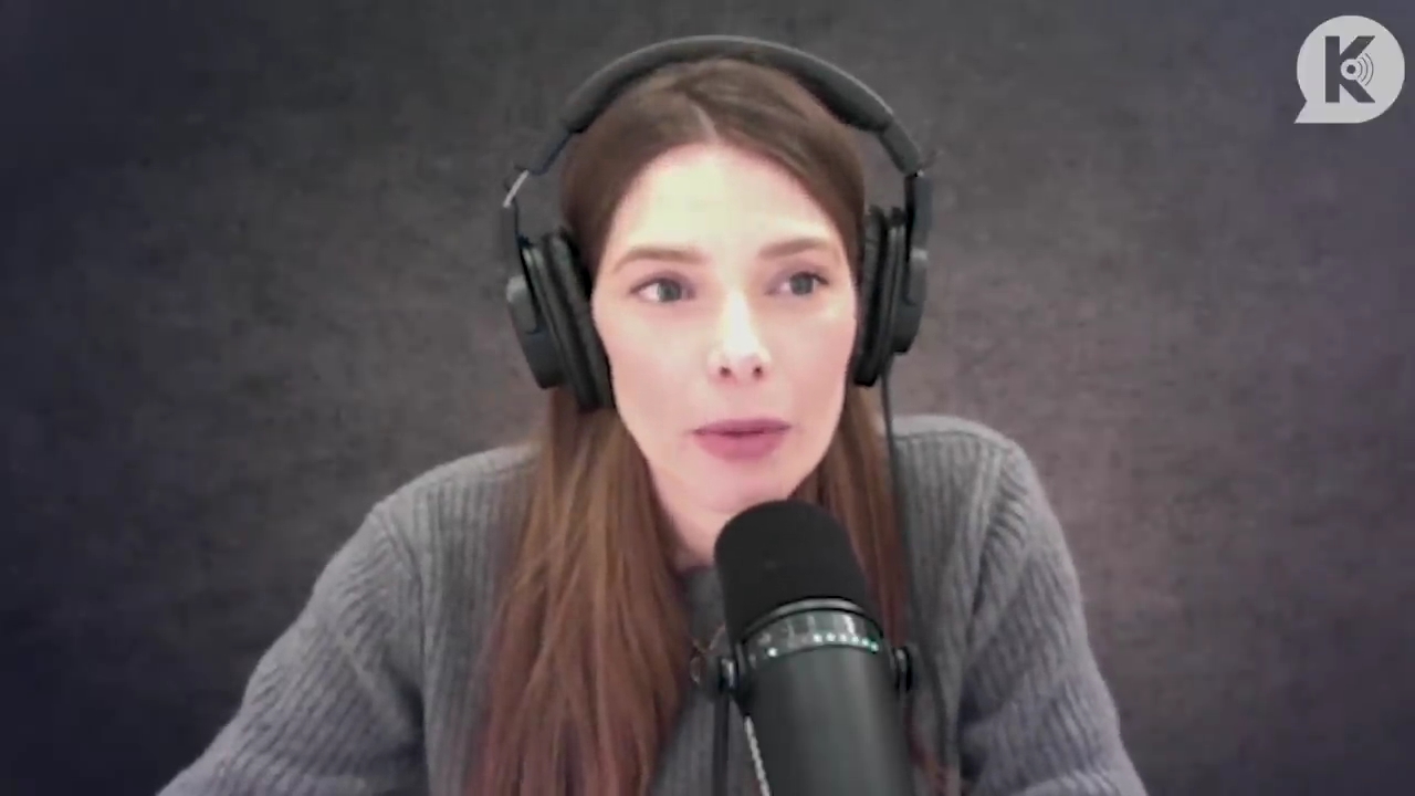 Ashley-Greene-dot-nl_TheTwilightEffect-PeterFacinelliLivestream0060.jpg