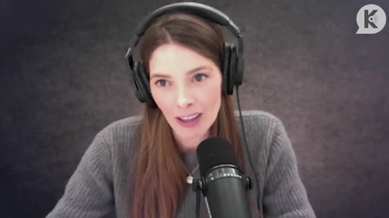 Ashley-Greene-dot-nl_TheTwilightEffect-PeterFacinelliLivestream0070.jpg