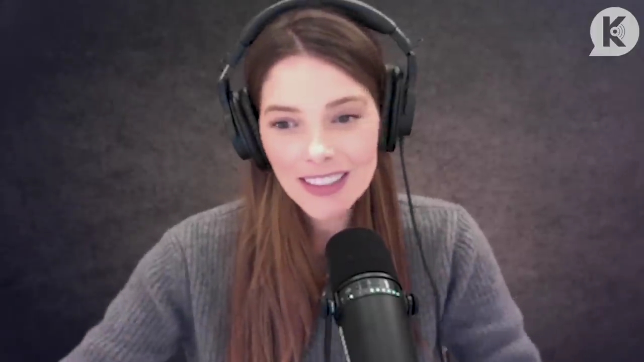 Ashley-Greene-dot-nl_TheTwilightEffect-PeterFacinelliLivestream0085.jpg