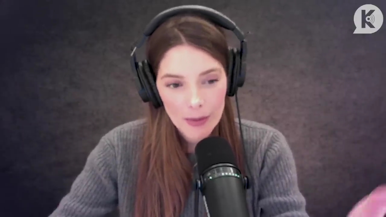 Ashley-Greene-dot-nl_TheTwilightEffect-PeterFacinelliLivestream0114.jpg