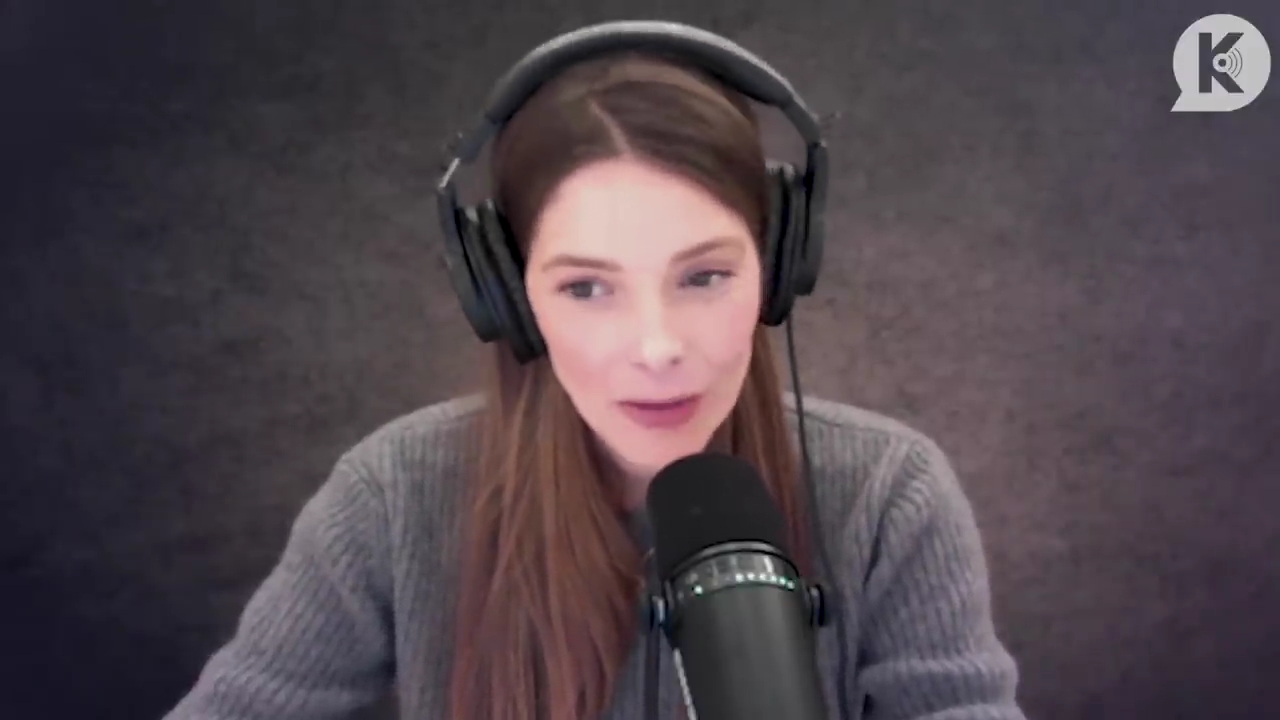 Ashley-Greene-dot-nl_TheTwilightEffect-PeterFacinelliLivestream0115.jpg