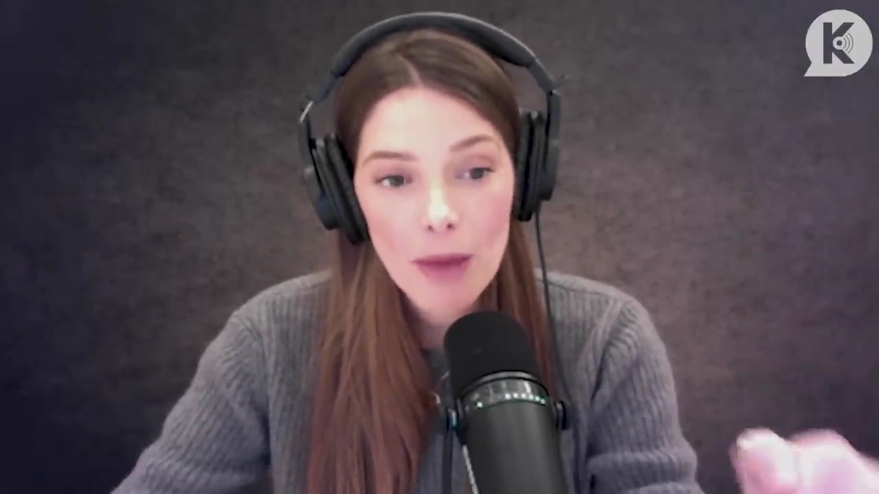 Ashley-Greene-dot-nl_TheTwilightEffect-PeterFacinelliLivestream0116.jpg