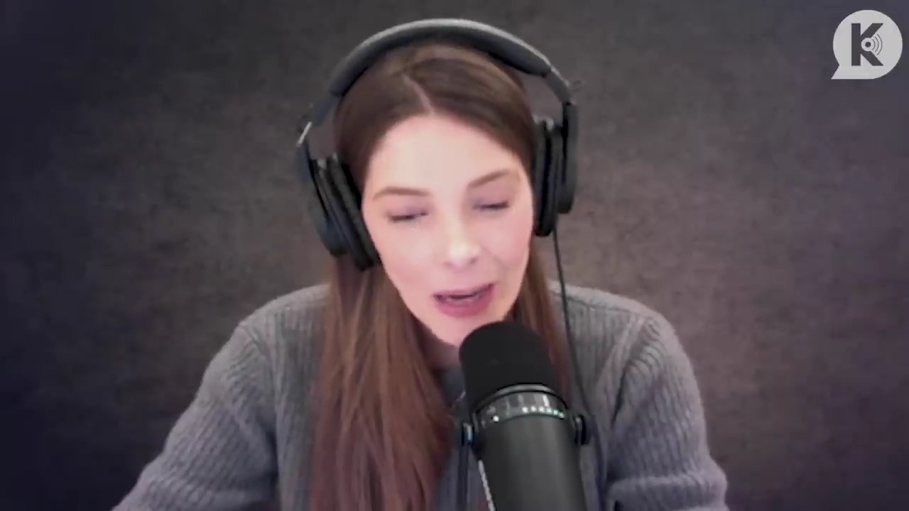 Ashley-Greene-dot-nl_TheTwilightEffect-PeterFacinelliLivestream0125.jpg