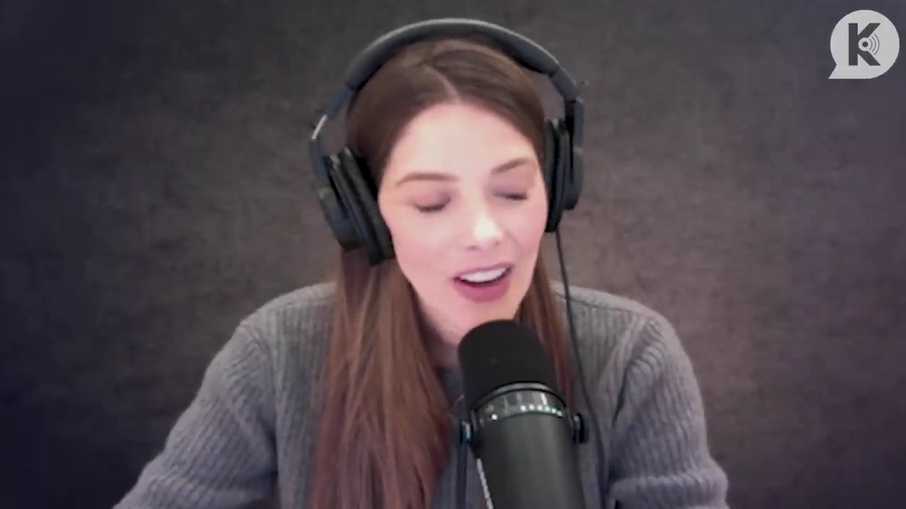 Ashley-Greene-dot-nl_TheTwilightEffect-PeterFacinelliLivestream0127.jpg
