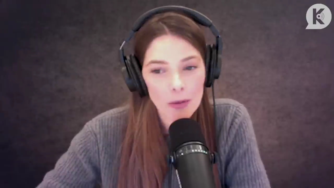Ashley-Greene-dot-nl_TheTwilightEffect-PeterFacinelliLivestream0139.jpg