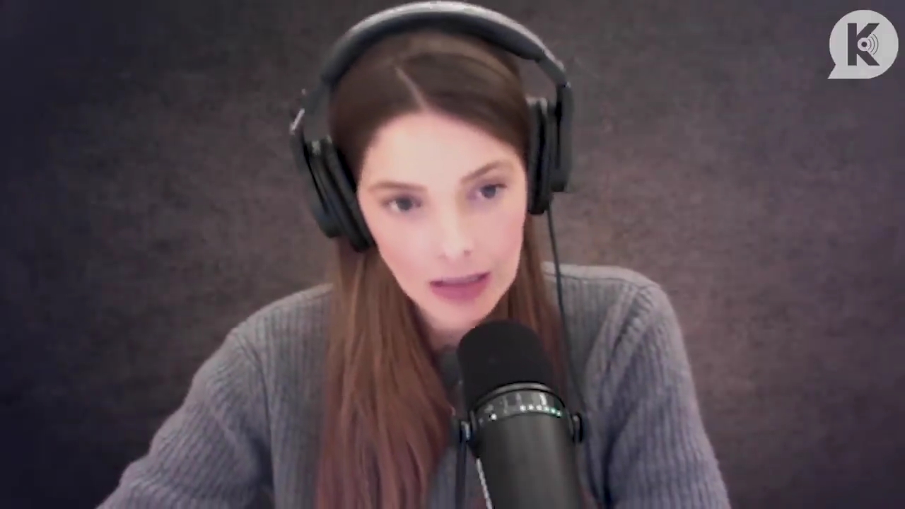 Ashley-Greene-dot-nl_TheTwilightEffect-PeterFacinelliLivestream0140.jpg