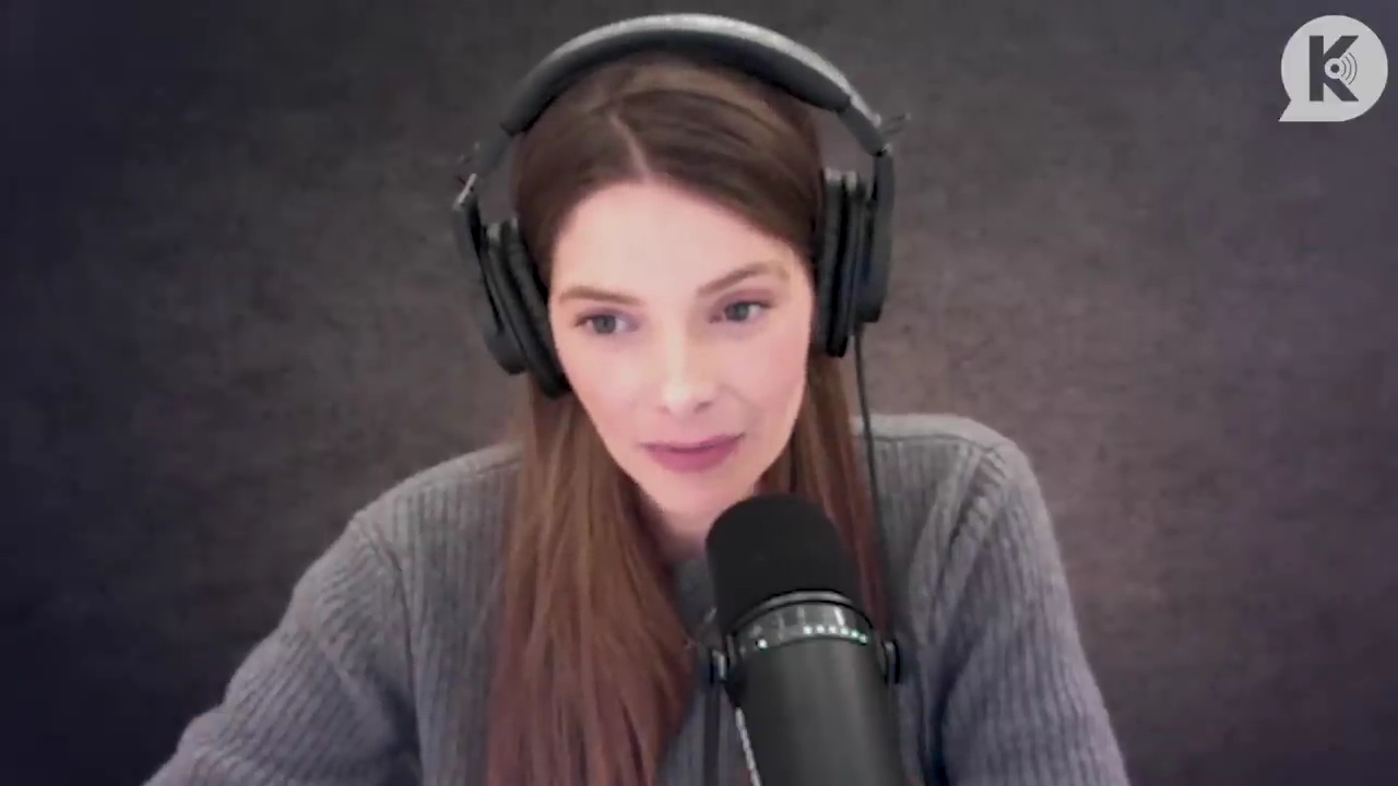 Ashley-Greene-dot-nl_TheTwilightEffect-PeterFacinelliLivestream0145.jpg