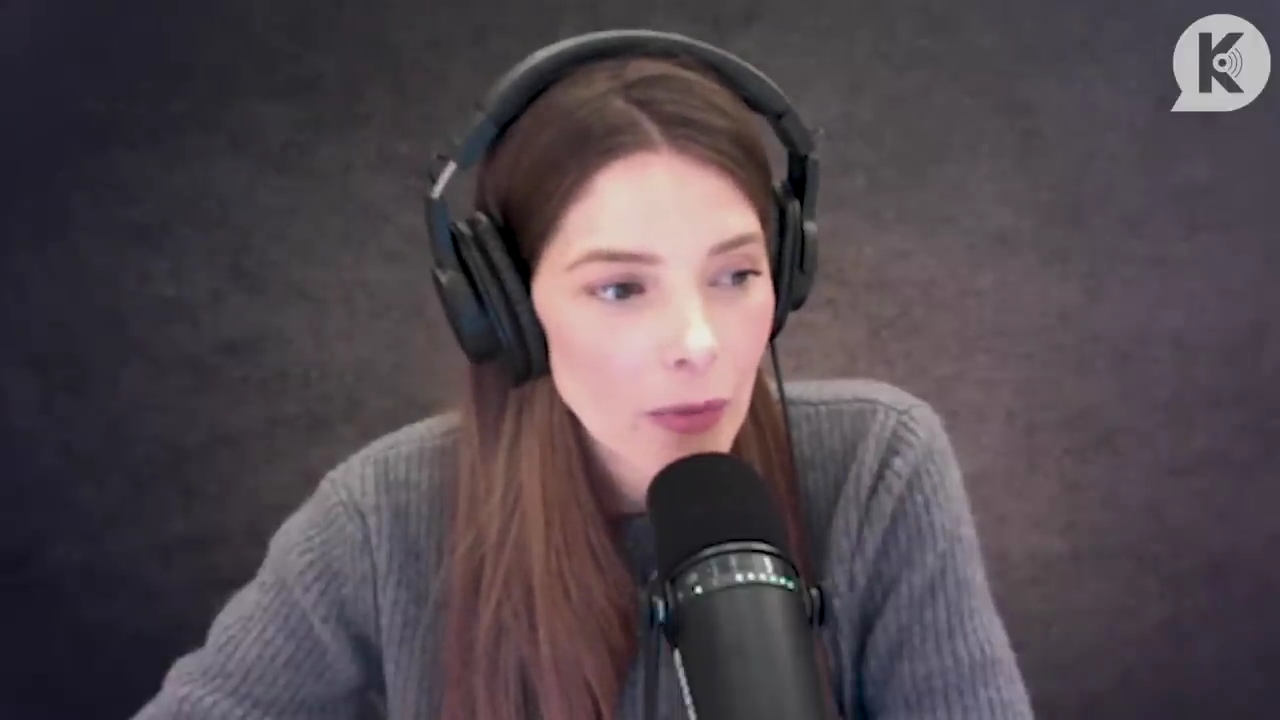 Ashley-Greene-dot-nl_TheTwilightEffect-PeterFacinelliLivestream0159.jpg