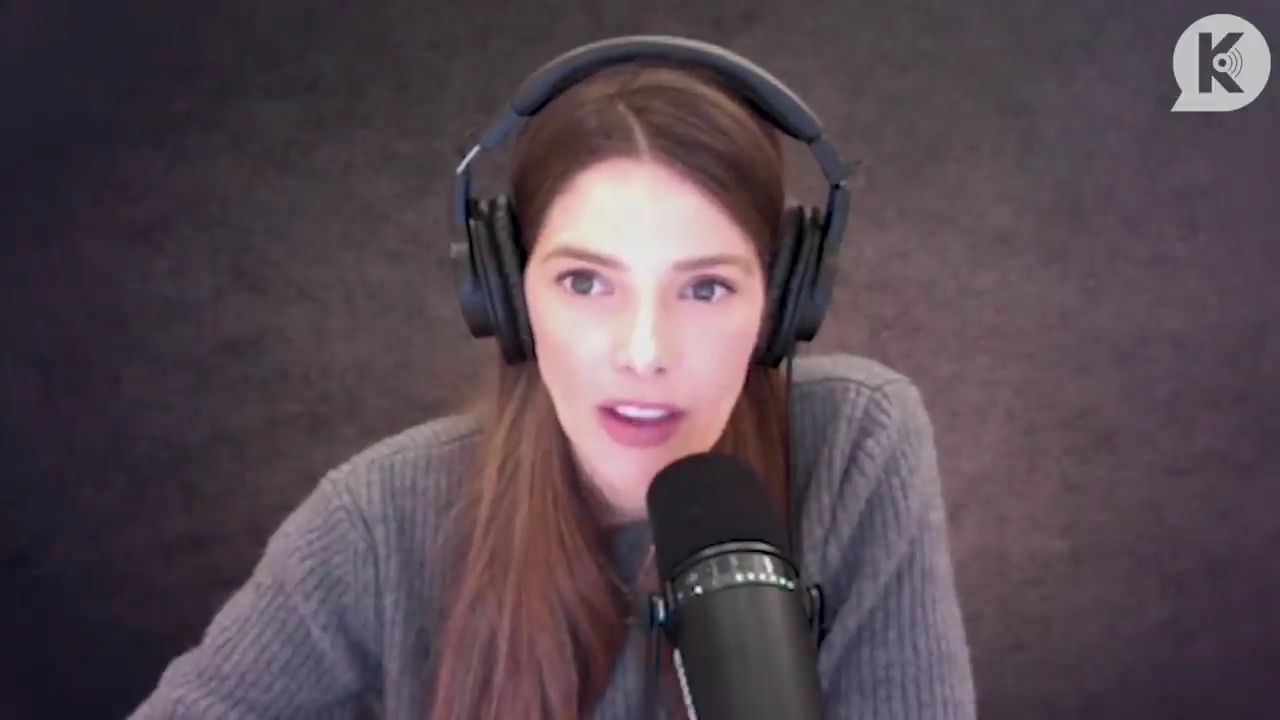 Ashley-Greene-dot-nl_TheTwilightEffect-PeterFacinelliLivestream0184.jpg