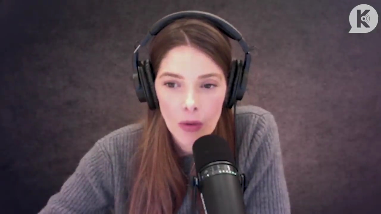 Ashley-Greene-dot-nl_TheTwilightEffect-PeterFacinelliLivestream0185.jpg