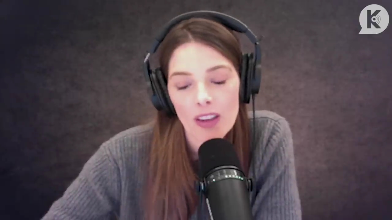 Ashley-Greene-dot-nl_TheTwilightEffect-PeterFacinelliLivestream0190.jpg