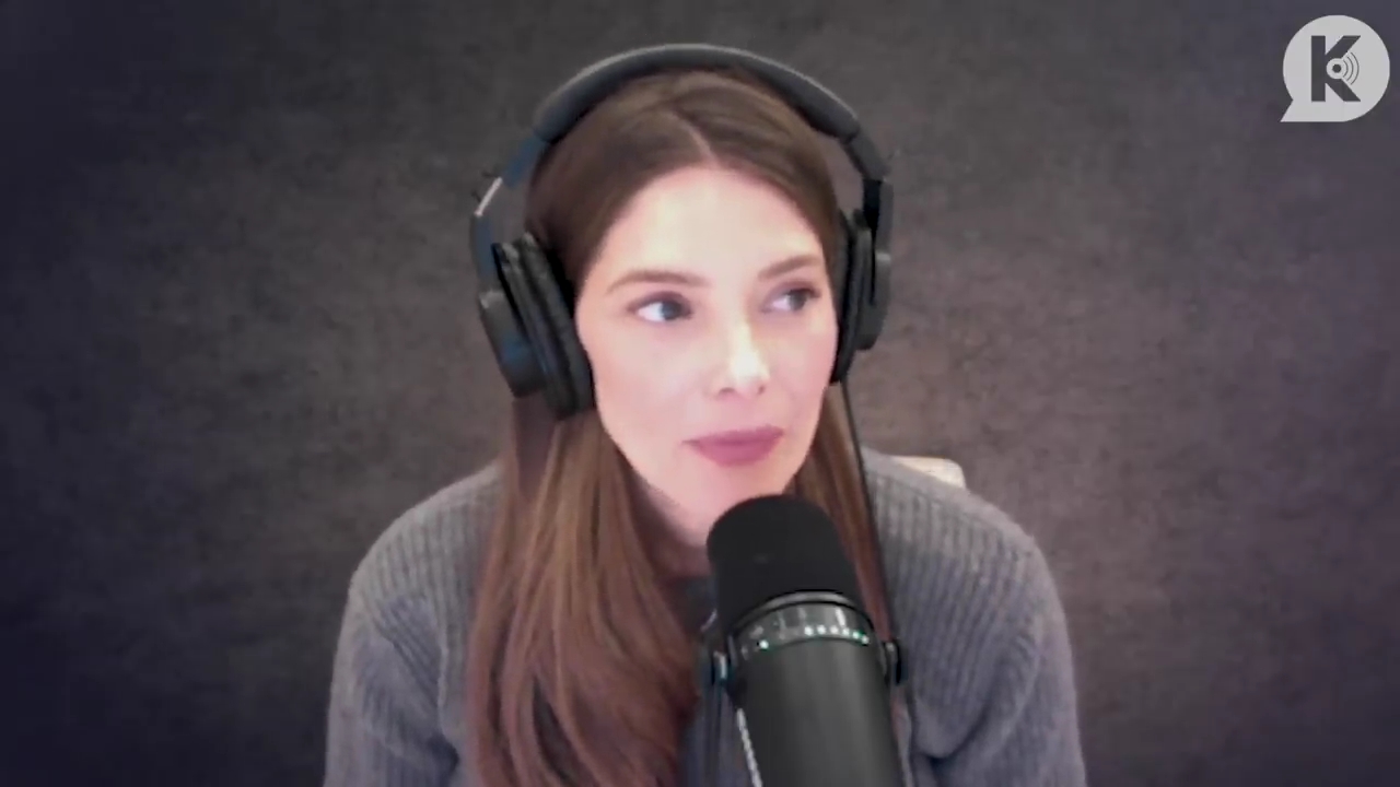 Ashley-Greene-dot-nl_TheTwilightEffect-PeterFacinelliLivestream0197.jpg