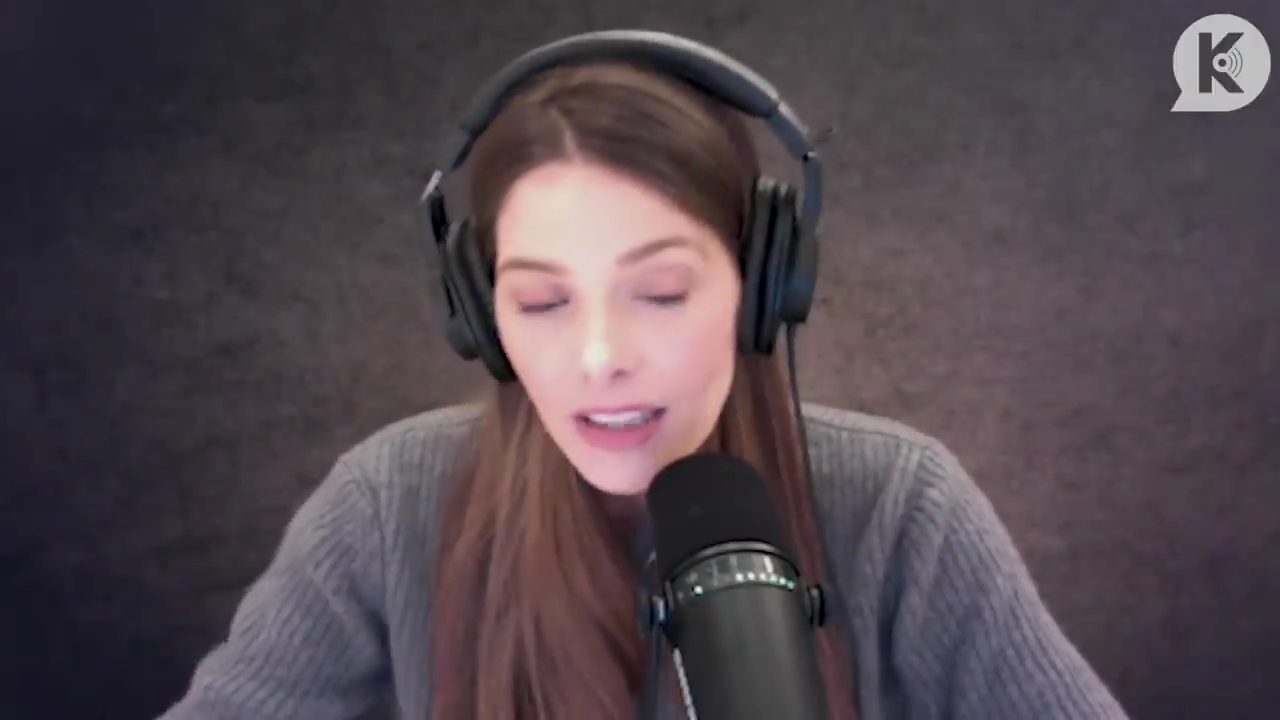 Ashley-Greene-dot-nl_TheTwilightEffect-PeterFacinelliLivestream0221.jpg