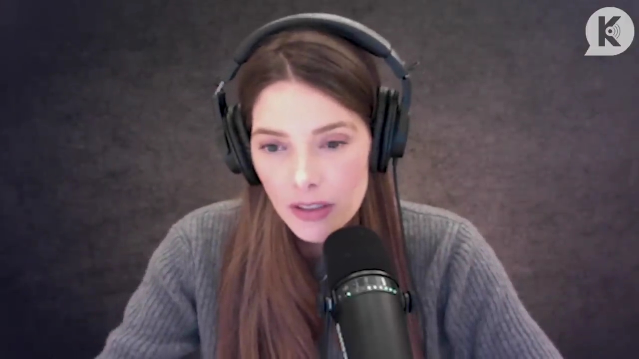 Ashley-Greene-dot-nl_TheTwilightEffect-PeterFacinelliLivestream0222.jpg