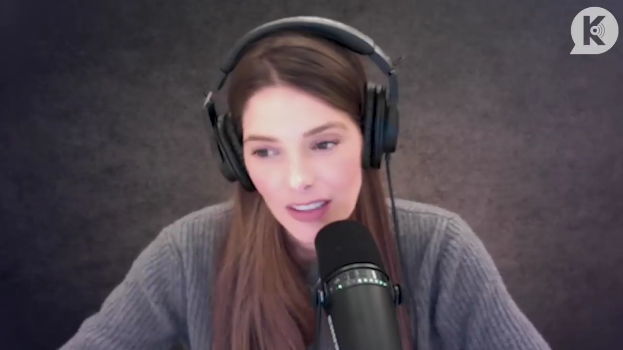 Ashley-Greene-dot-nl_TheTwilightEffect-PeterFacinelliLivestream0224.jpg