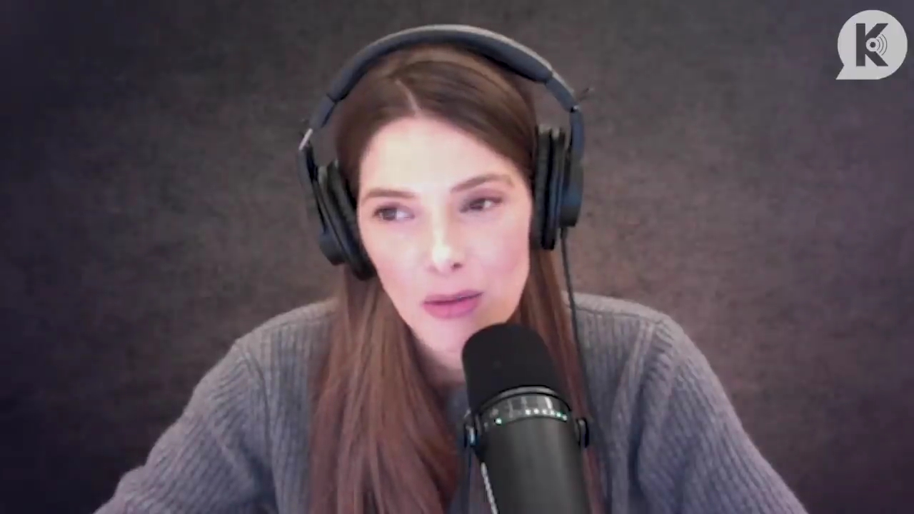 Ashley-Greene-dot-nl_TheTwilightEffect-PeterFacinelliLivestream0226.jpg