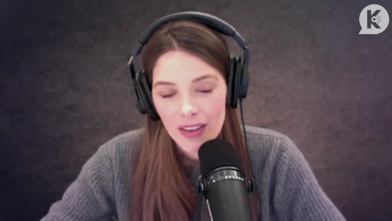Ashley-Greene-dot-nl_TheTwilightEffect-PeterFacinelliLivestream0227.jpg