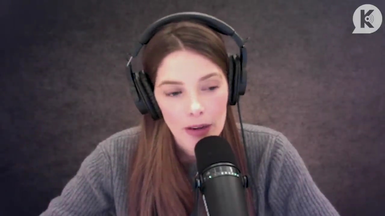 Ashley-Greene-dot-nl_TheTwilightEffect-PeterFacinelliLivestream0229.jpg
