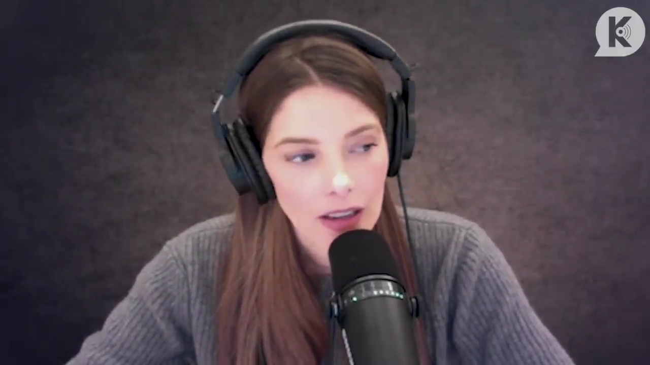 Ashley-Greene-dot-nl_TheTwilightEffect-PeterFacinelliLivestream0230.jpg