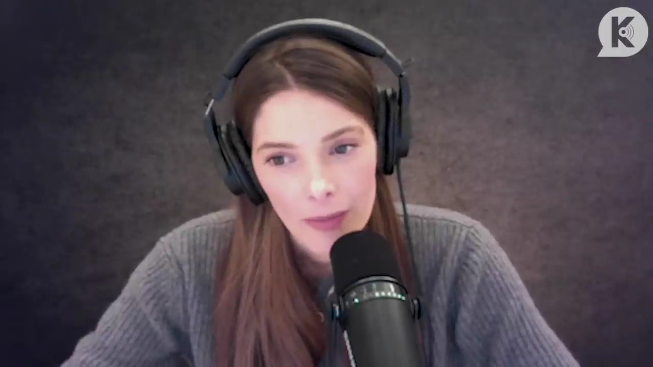 Ashley-Greene-dot-nl_TheTwilightEffect-PeterFacinelliLivestream0233.jpg