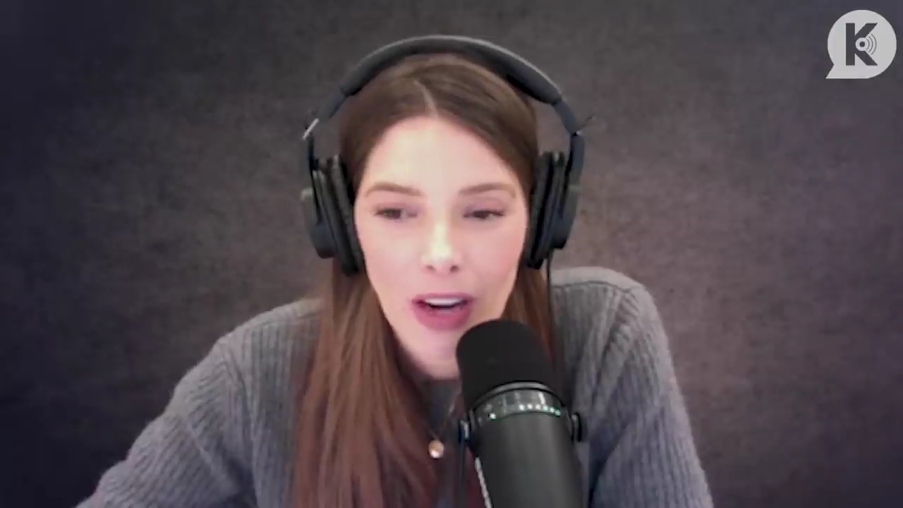 Ashley-Greene-dot-nl_TheTwilightEffect-PeterFacinelliLivestream0252.jpg