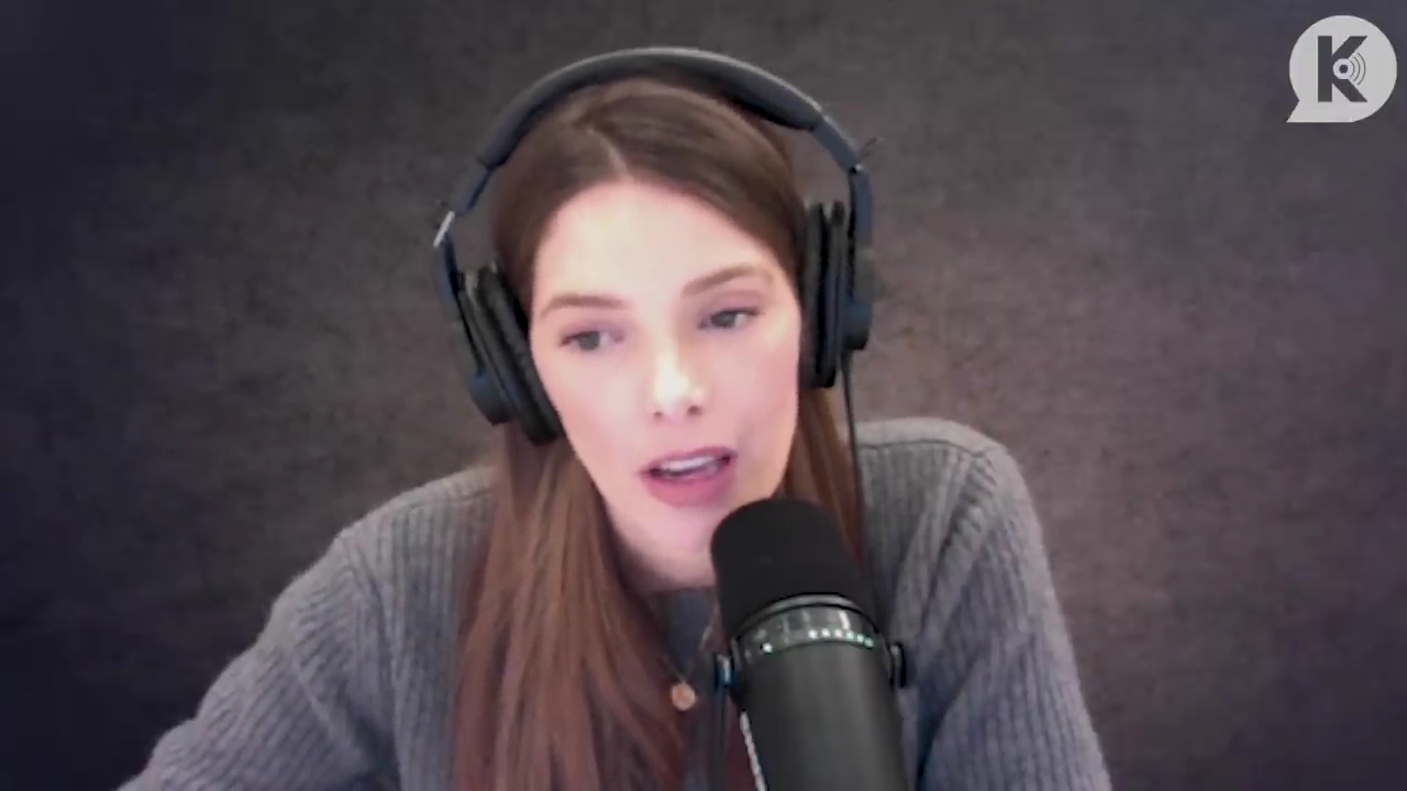 Ashley-Greene-dot-nl_TheTwilightEffect-PeterFacinelliLivestream0256.jpg