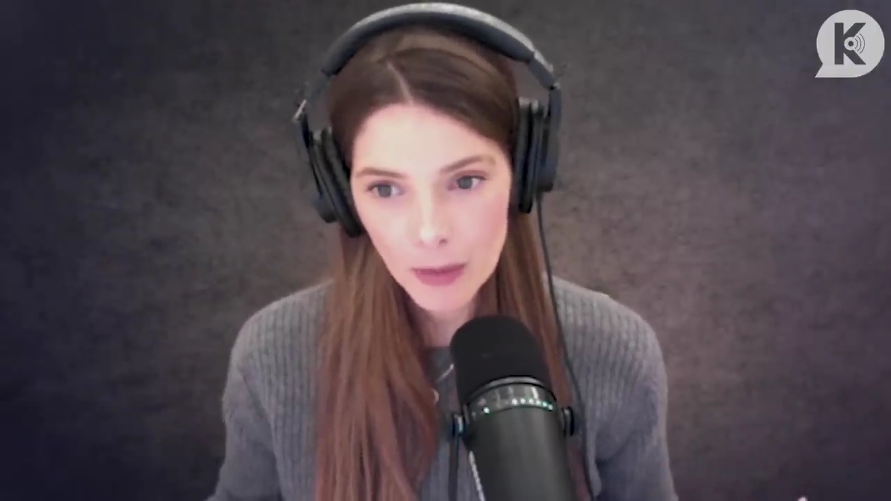 Ashley-Greene-dot-nl_TheTwilightEffect-PeterFacinelliLivestream0265.jpg