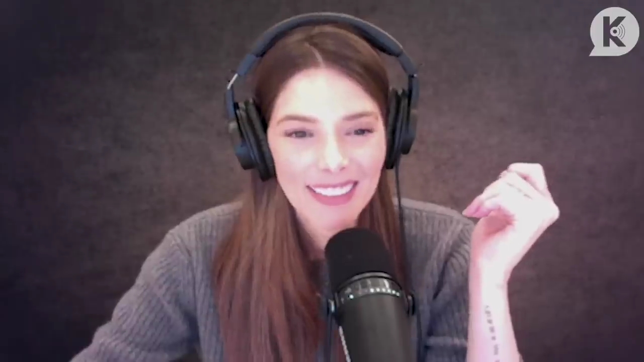 Ashley-Greene-dot-nl_TheTwilightEffect-PeterFacinelliLivestream0326.jpg