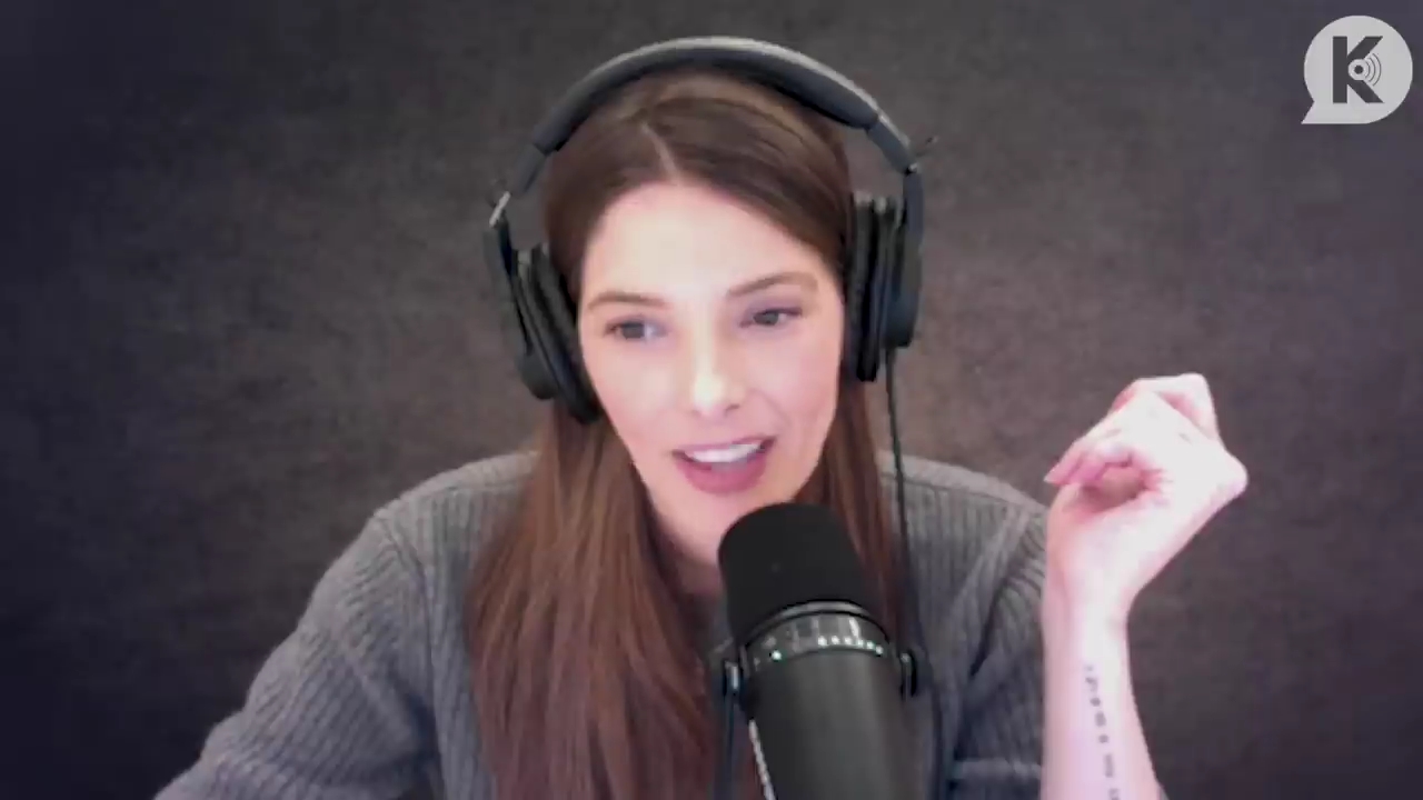 Ashley-Greene-dot-nl_TheTwilightEffect-PeterFacinelliLivestream0336.jpg