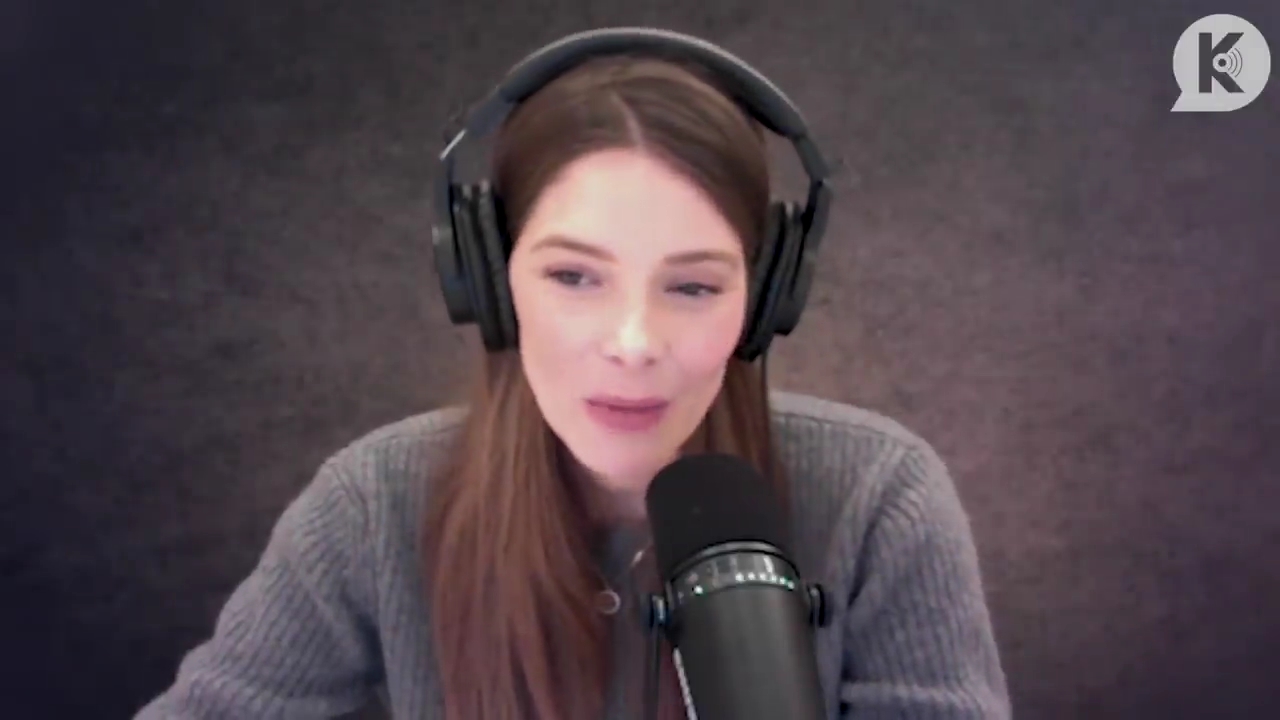 Ashley-Greene-dot-nl_TheTwilightEffect-PeterFacinelliLivestream0338.jpg
