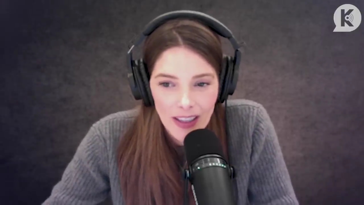 Ashley-Greene-dot-nl_TheTwilightEffect-PeterFacinelliLivestream0345.jpg